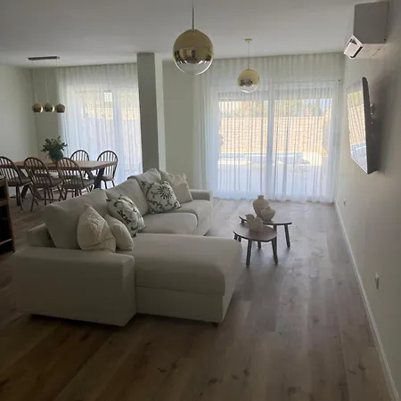 Aqua Apartment *